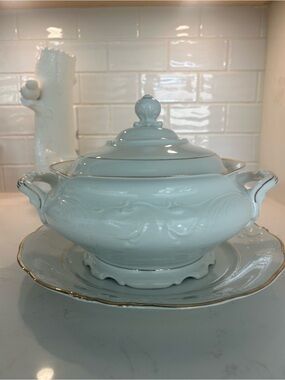 🌟Set of 2pcs Vintage Walbrzych Poland Porcelain Covered Soup Tureen & Underplate